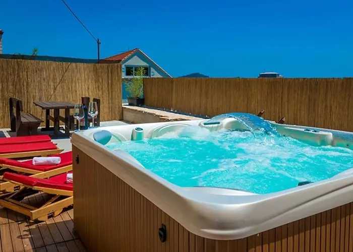 Апартаменты Ankora Sea And Old Town View - Hot Tub Дубровник