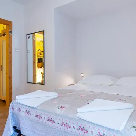 Ankora Sea And Old Town View - Hot Tub